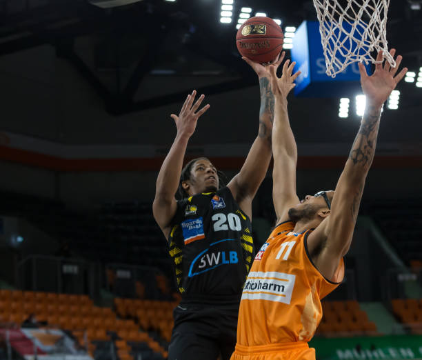 在同龄人中 在同龄人中